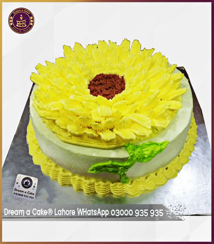 Yellow Charmer Sunflower Cake in Lahore