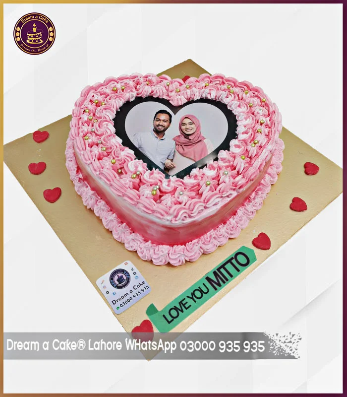 Heart Shape Couple Love Picture Cake in Lahore