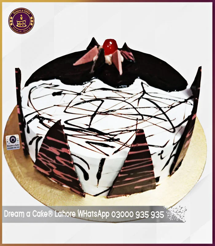 Luxurious Chocolaty Texture Cake in Lahore